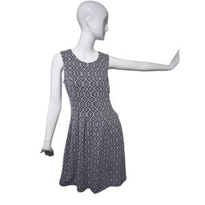 Women's size Medium Geometric‎ Casual Pleated Church Normcore Sleeveless Dress